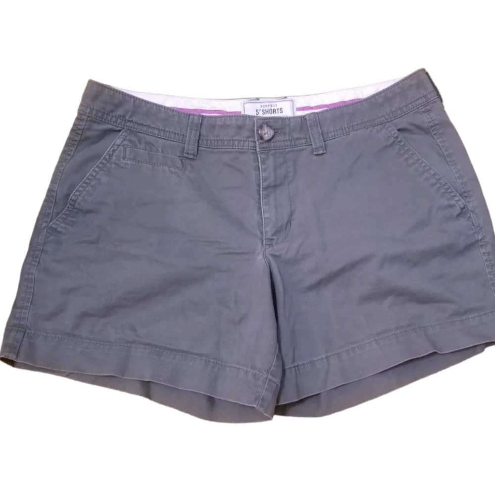 Old Navy Khaki Green Shorts Women's Size 6 - Picture 1 of 6